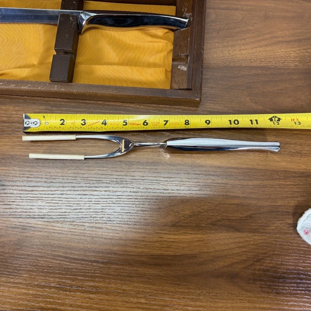 VINTAGE Carvel Hall Knives for Roast‎ Carving set with Walnut case #22164